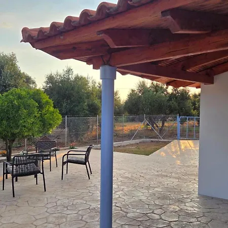 Villa Navarino Greek House Vromonérion